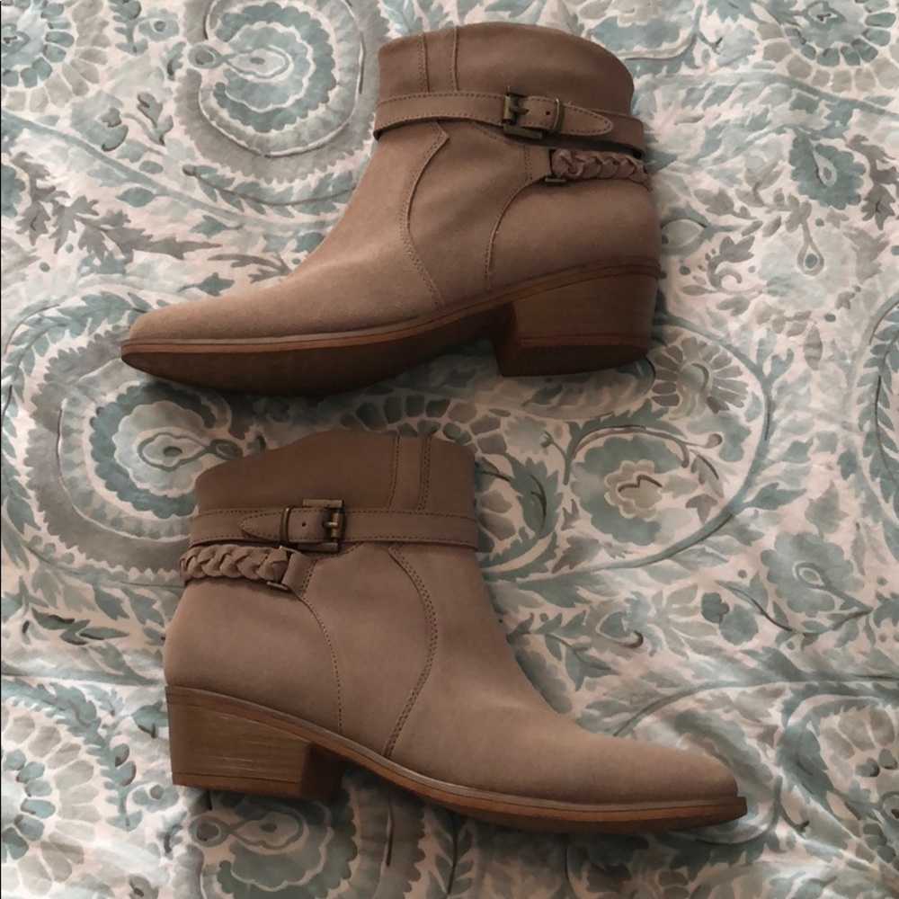 Beartrap Ankle Boots